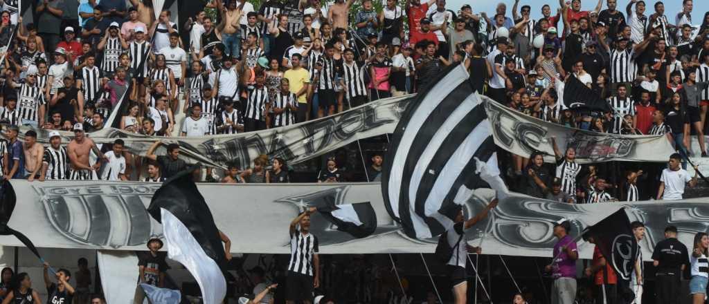 Video: así fue el recibimiento de la hinchada del Lobo para buscar la final