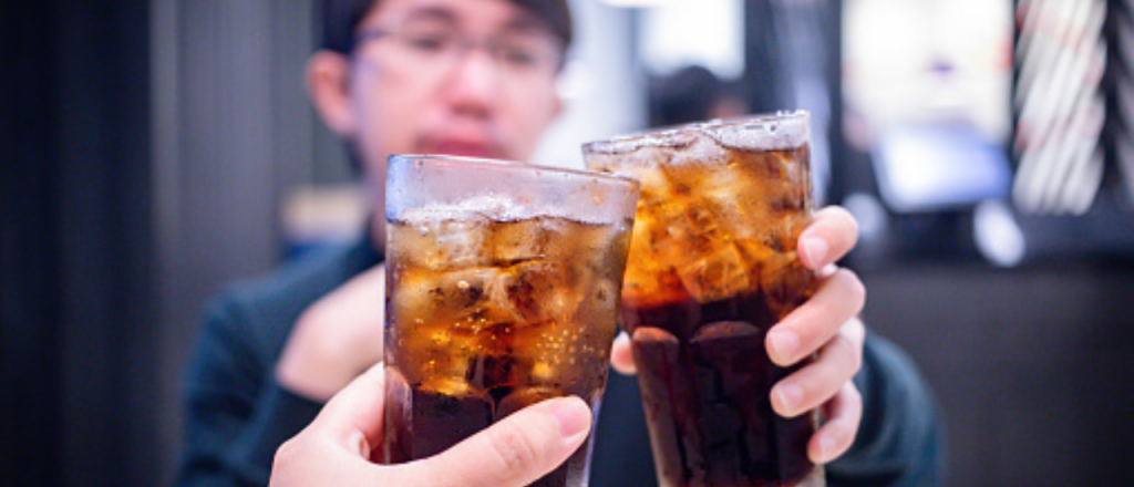 La "argentineada" para que la Coca Cola no pierda gas