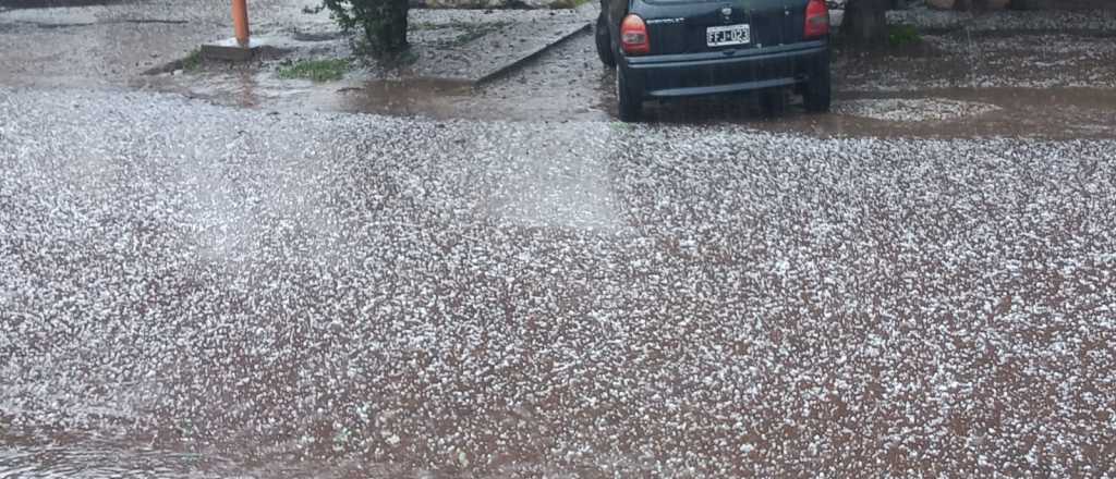 Cayó granizo en San Carlos 