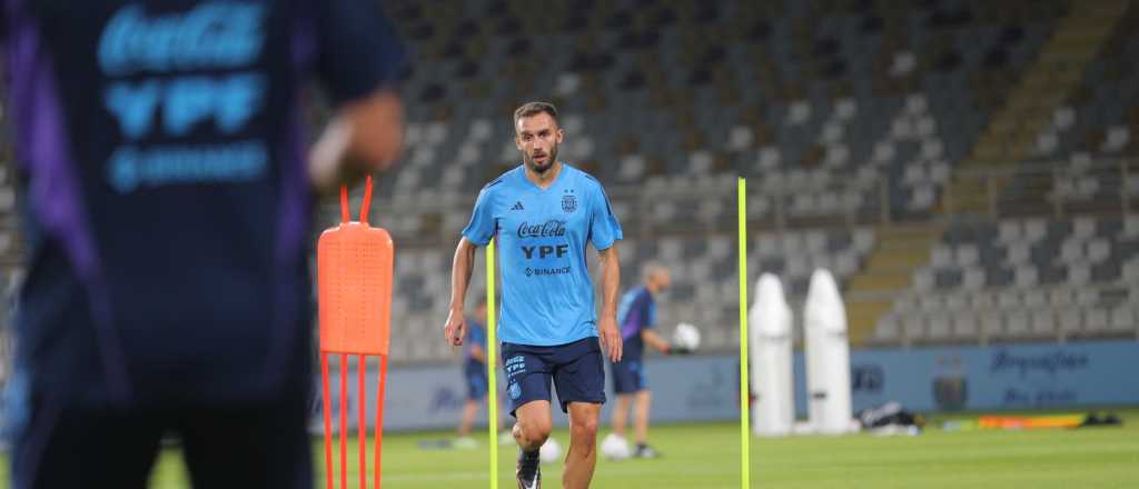 Con solo tres jugadores, así fue la primera práctica de Argentina