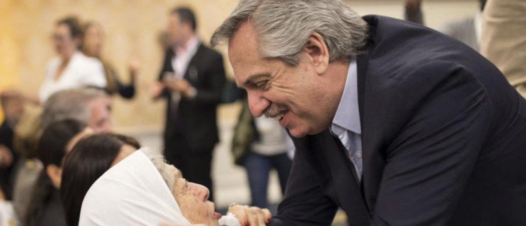 Madres de Plaza de Mayo cruzó a Alberto por el pésame para Hebe