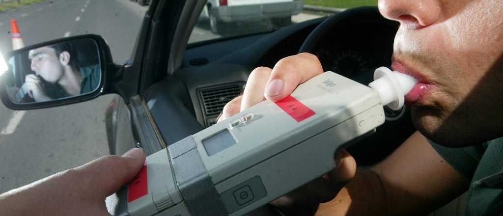 Choques y un vuelco en solitario con conductores borrachos