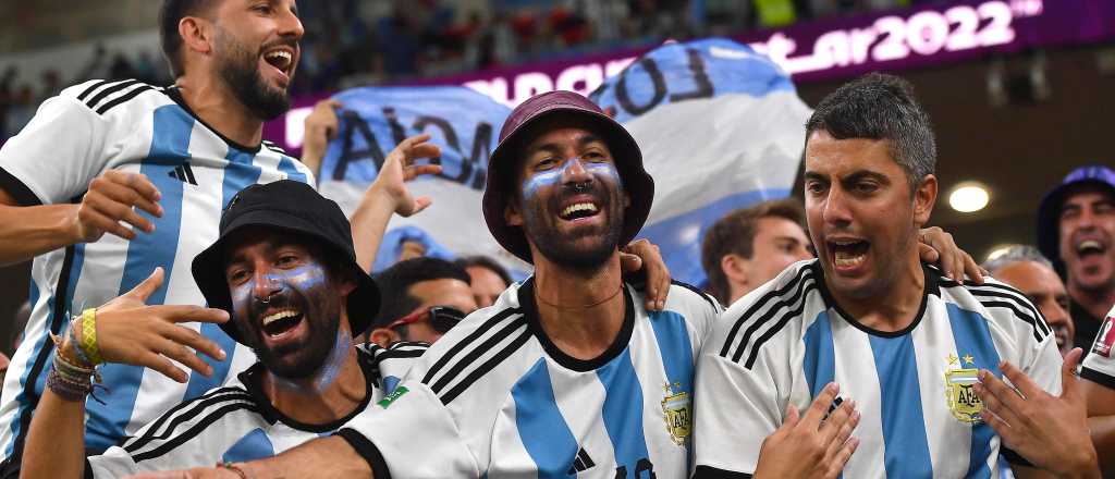 Video: locura de los hinchas argentinos ¡en pleno Francia-Polonia!