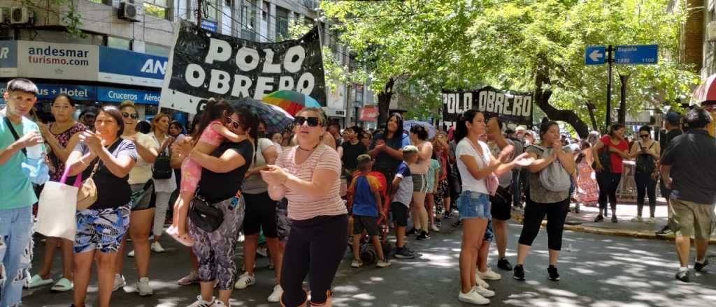 Habrá acampe piquetero hasta este jueves en la Plaza Independencia