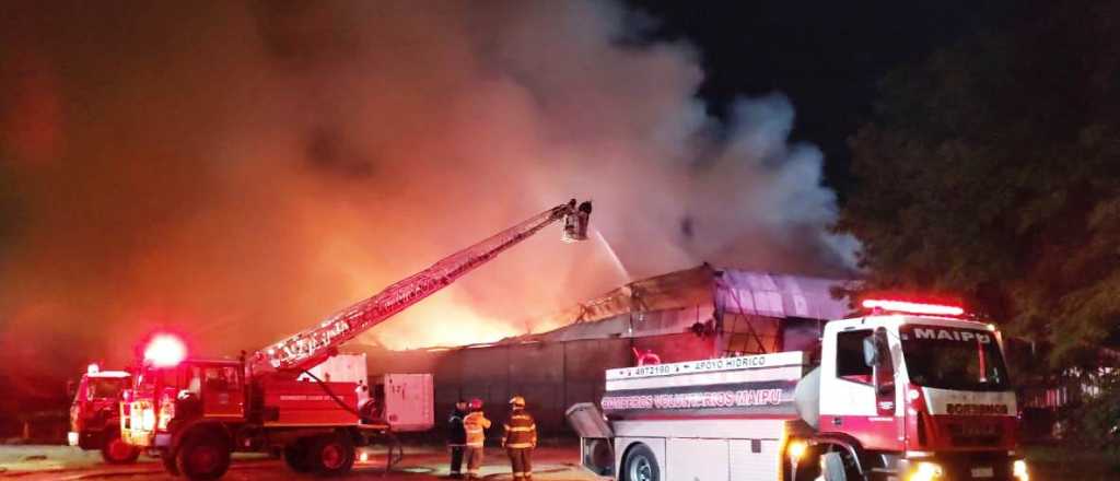 Incendio en una fábrica de corchos en Carrodilla