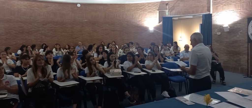 Premian a estudiantes emprendedores de escuelas de la UNCUYO