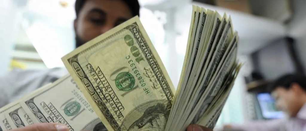 El blue baja un poco tras los anuncios de Massa