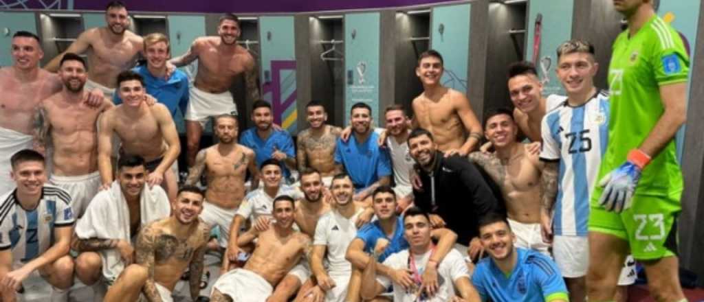 Los jugadores compartieron el festejo del vestuario en las redes sociales