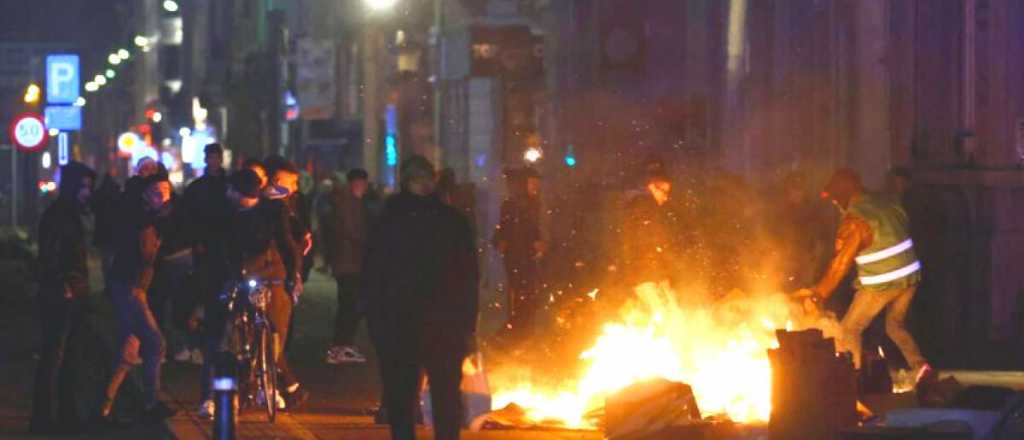 Los ultras franceses salieron a romper todo después de la derrota