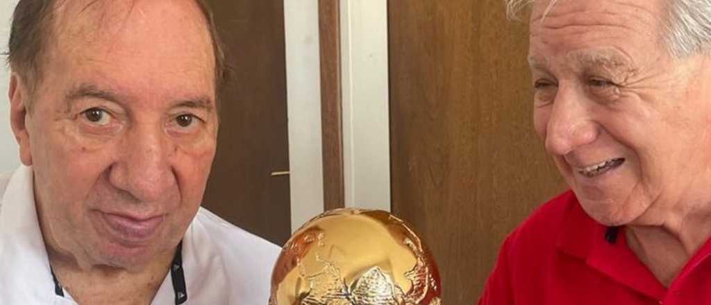 La foto de Bilardo con la Copa del Mundo que emocionó a todos