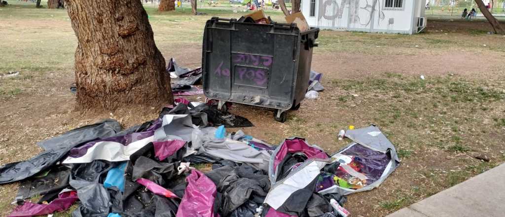 Fotos y video: el penoso estado del Parque San Vicente en Navidad