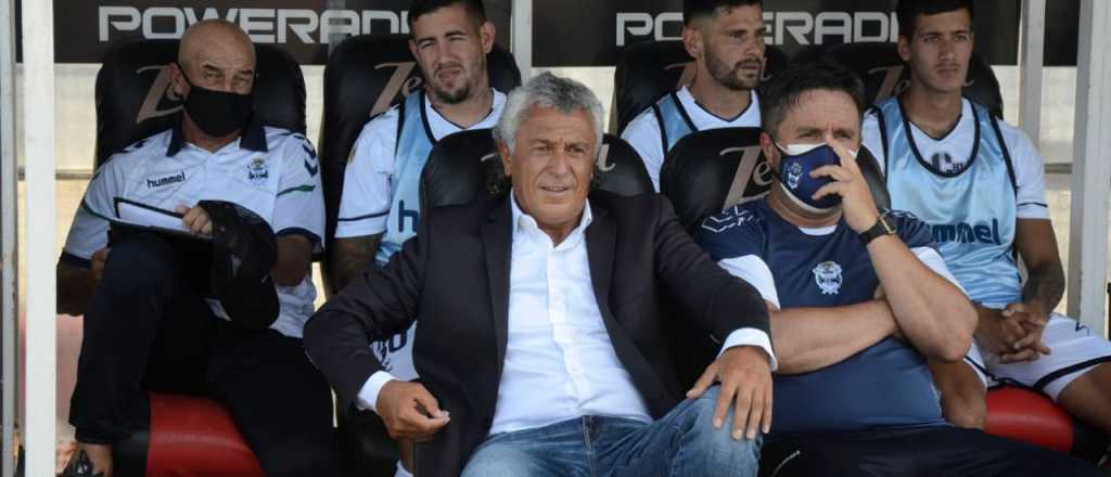 "Pipo" Gorosito renunció como DT de Gimnasia: le deben 3 meses de sueldo