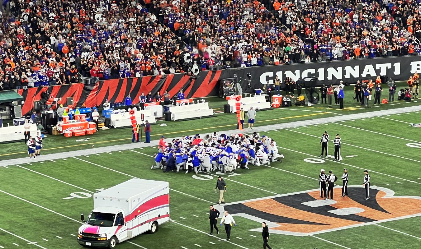 Damar Hamlin, jugador de la NFL, en estado crítico tras sufrir un paro  cardíaco en un partido ante los Bengals, Deportes