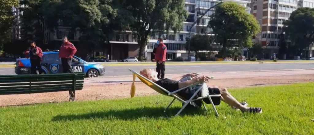 Murió Sarita, la jubilada que rompió la cuarentena para tomar sol