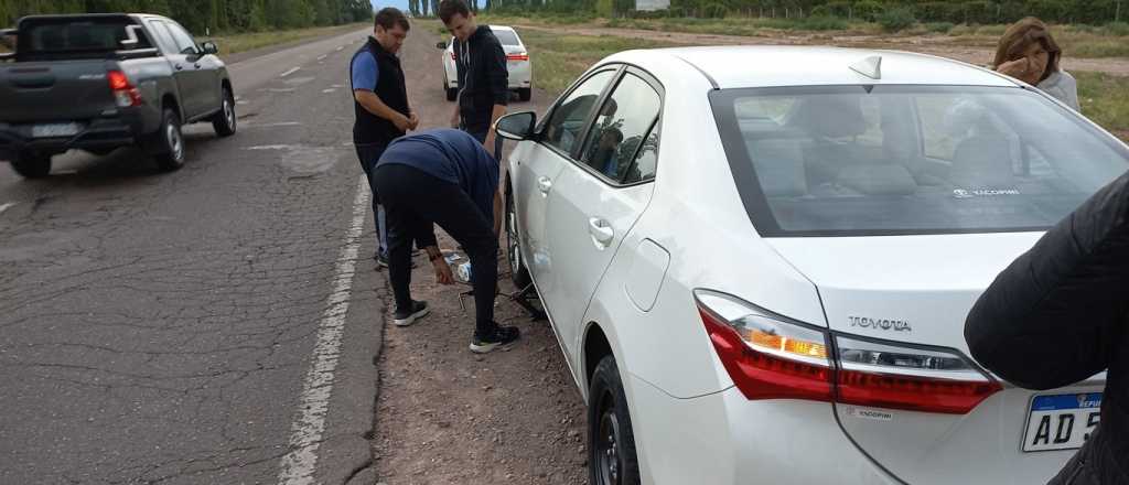 Video: pozos destruyeron las ruedas de más de 10 autos sobre Ruta 7