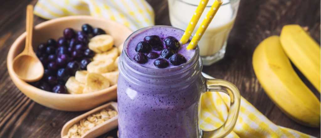 Bebidas de verano: aprendé a hacer licuado de arándanos y banana