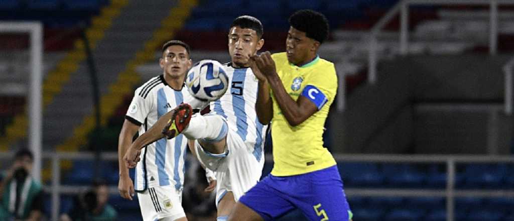 Argentina cayó ante Brasil y quedó al borde de la eliminación