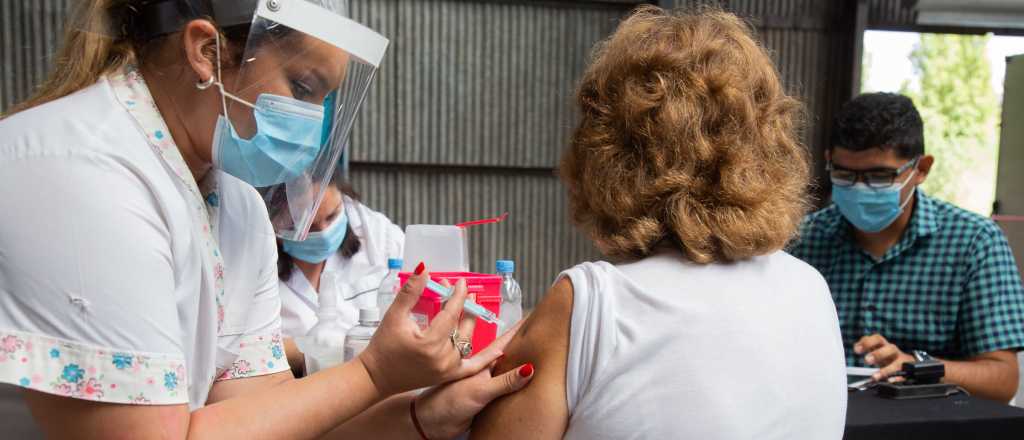 Vacunas bivalente contra el COVID: cuándo y quiénes se la pueden aplicar