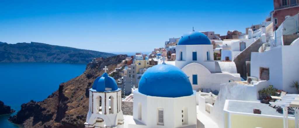 Santorini en alerta por la amenazante actividad de un volcán submarino 