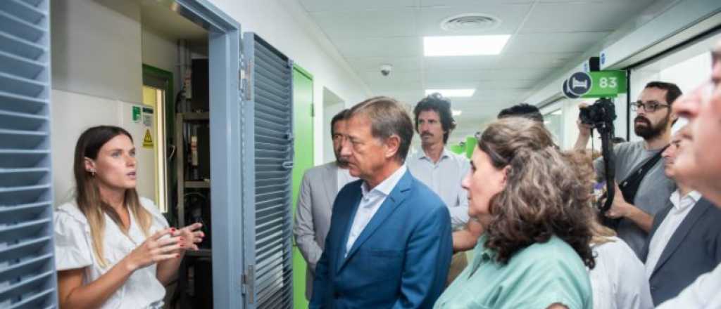 Suarez visitó el Notti y resaltó su "arquitectura sanitaria más avanzada" 