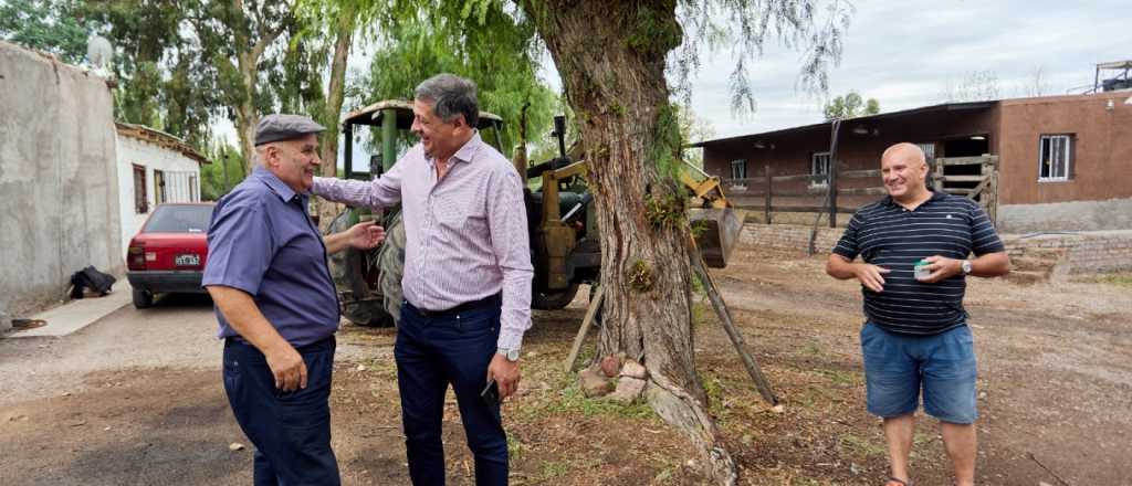 Orozco firmó convenios para ayudar a tamberos de Las Heras