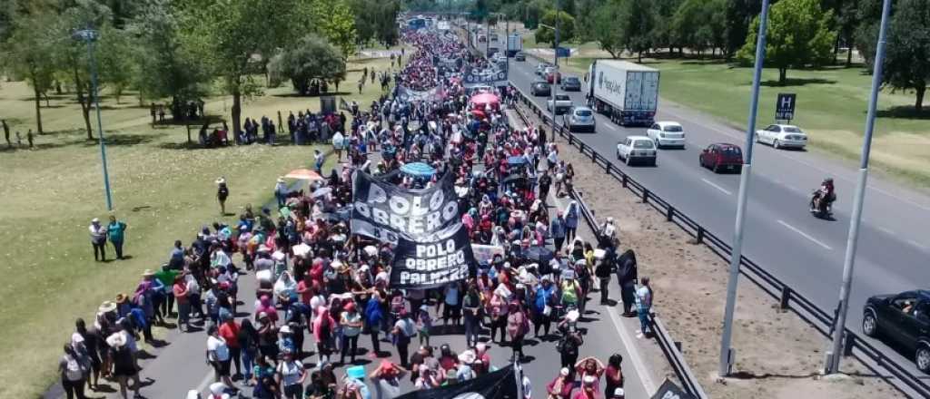 Los piqueteros vuelven a cortar Mendoza este martes