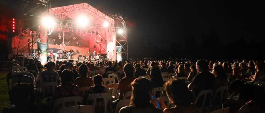 Gran concurrencia en la primera noche de Jazz en el Lago