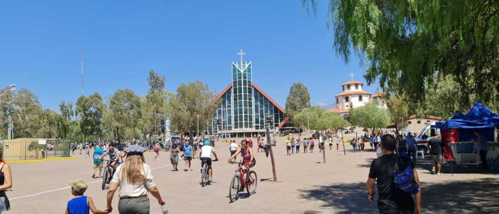 Todo el color del Día de la Virgen de Lourdes: miles de fieles en las actividades