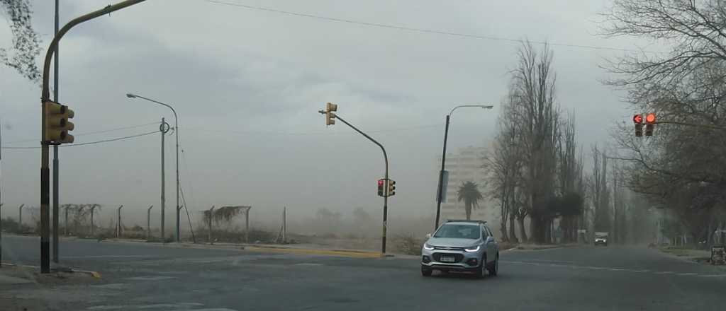 Además del calor, alerta por tormentas y Zonda en varias zonas de Mendoza