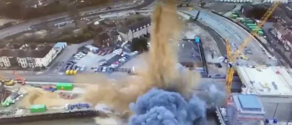 Explotó una bomba en Inglaterra y el video es impactante