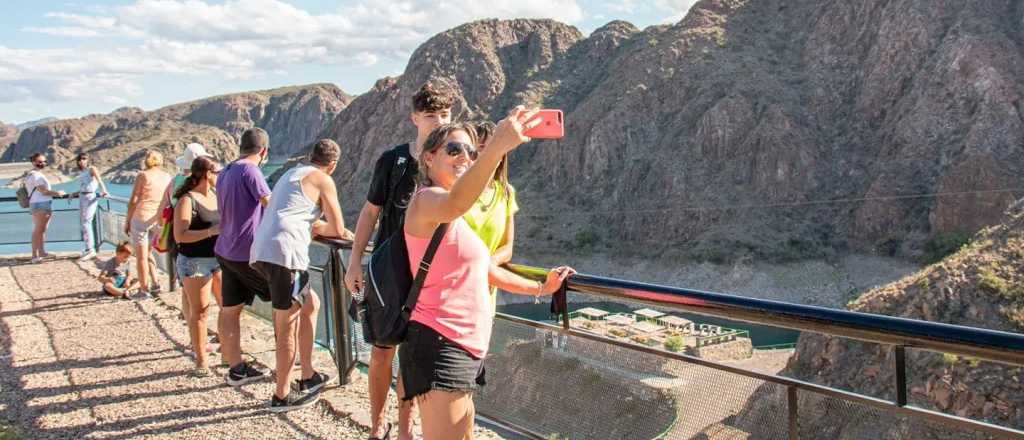 Miles de turistas ya visitan San Rafael en la previa del Carnaval