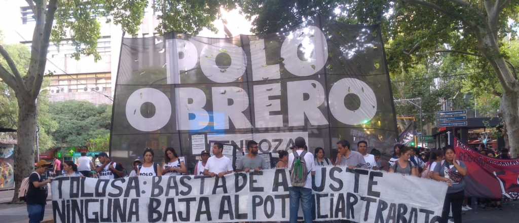 Piqueteros acampan en la Plaza Independencia 