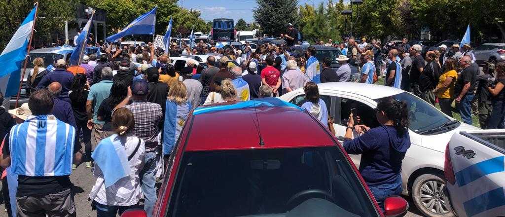 La caravana por la entrega de tierras a mapuches culminó en Malargüe 