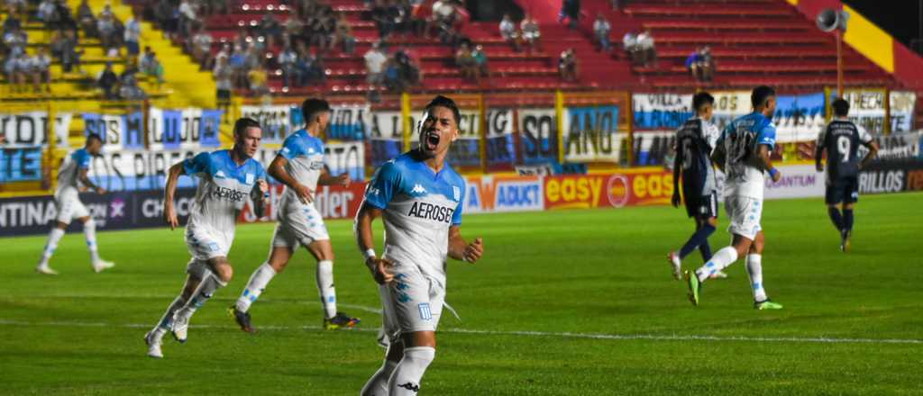 Racing sufrió ante el humilde San Martín (F) y avanzó a 16avos