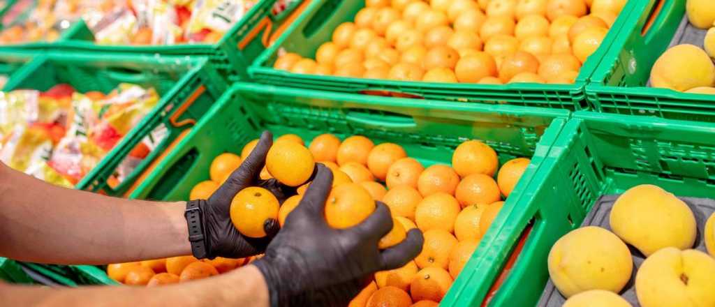 Verduleros ya no consiguen naranjas en Mendoza