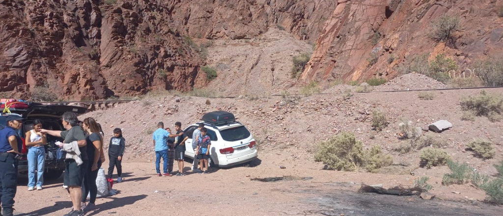 Chocaron tres vehículos en Alta Montaña y hay una nena herida