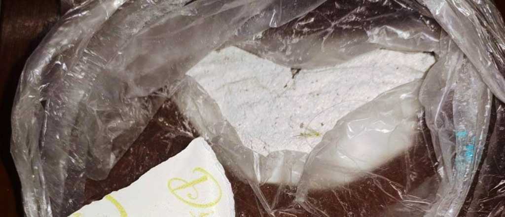 Cayeron dos kioscos narcos: los vecinos agredieron a los policías