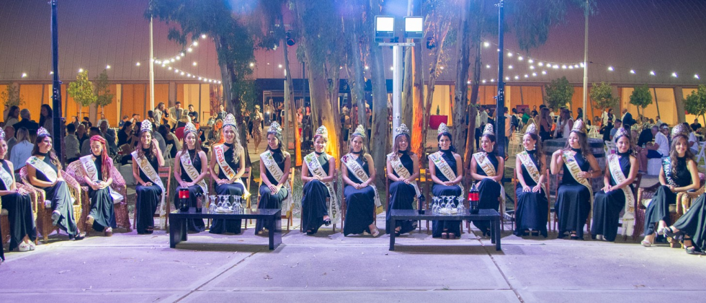 El brindis de las reinas en San Martín se llenó de magia vendimial