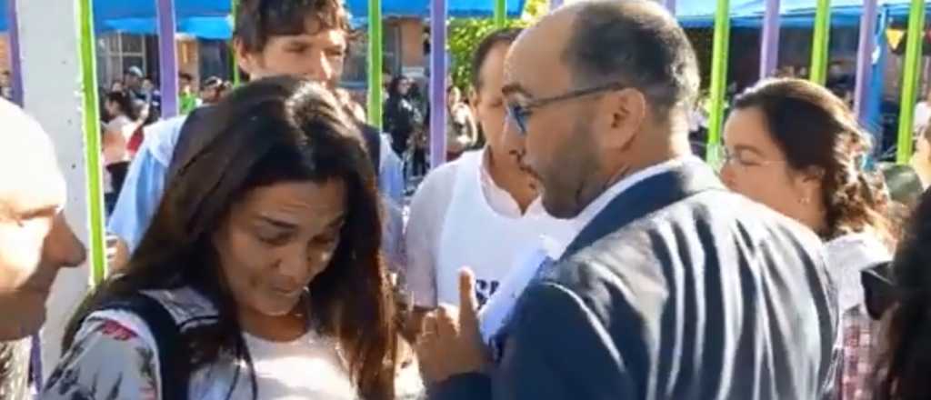 Video: "picoteo" verbal entre el Director General de Escuelas y la titular del SUTE