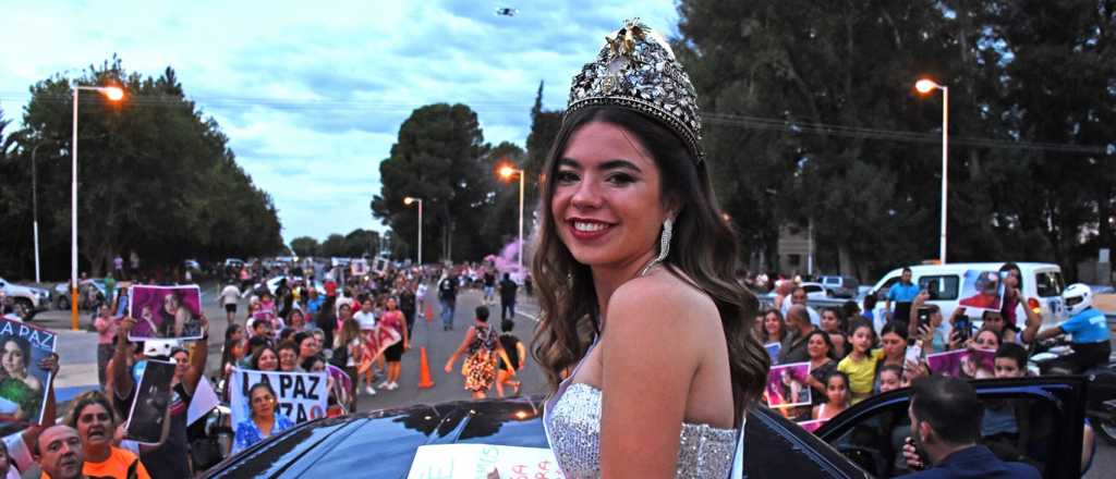 Emocionante: así recibieron a la Reina Nacional de la Vendimia en La Paz