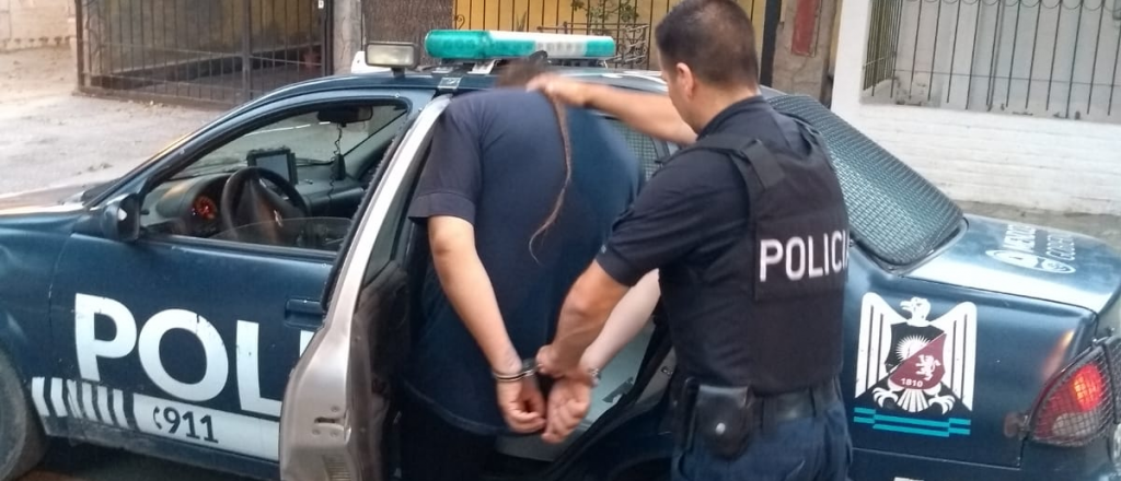 Estaban en "pleno trabajo" armando bolsitas de cocaína cuando cayó la policía