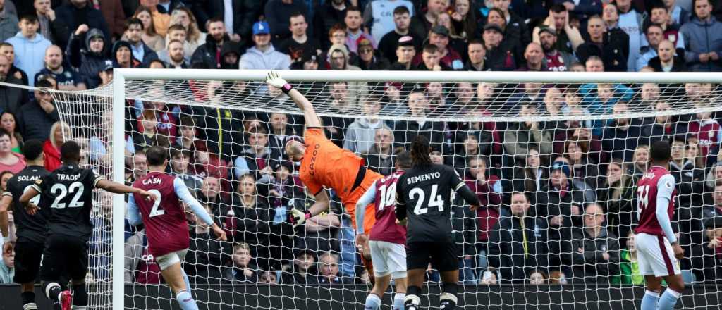 Video: Dibu Martínez y otra fenomenal atajada en el Aston Villa