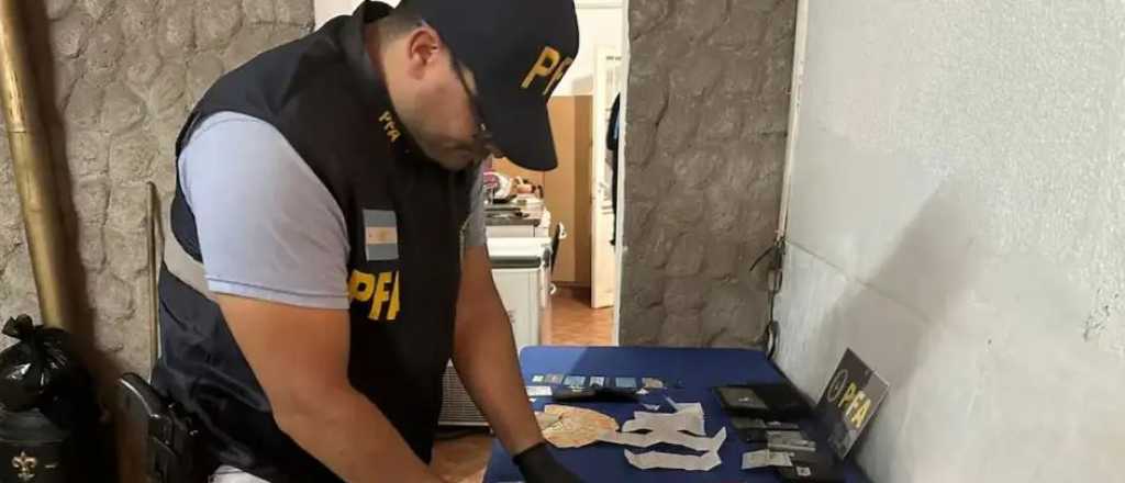 Red de pedofilia: secuestraron celulares y PC en Godoy Cruz y Junín