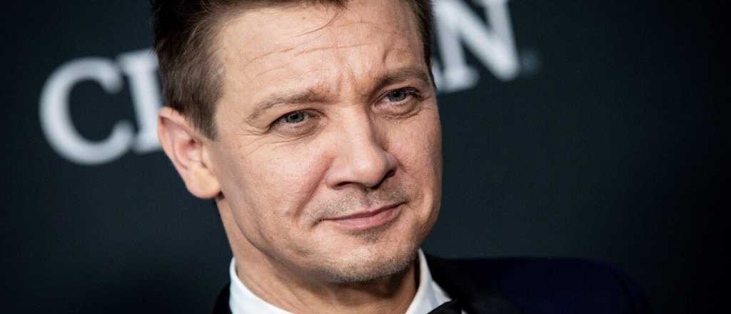 Jeremy Renner vuelve a caminar después del accidente 