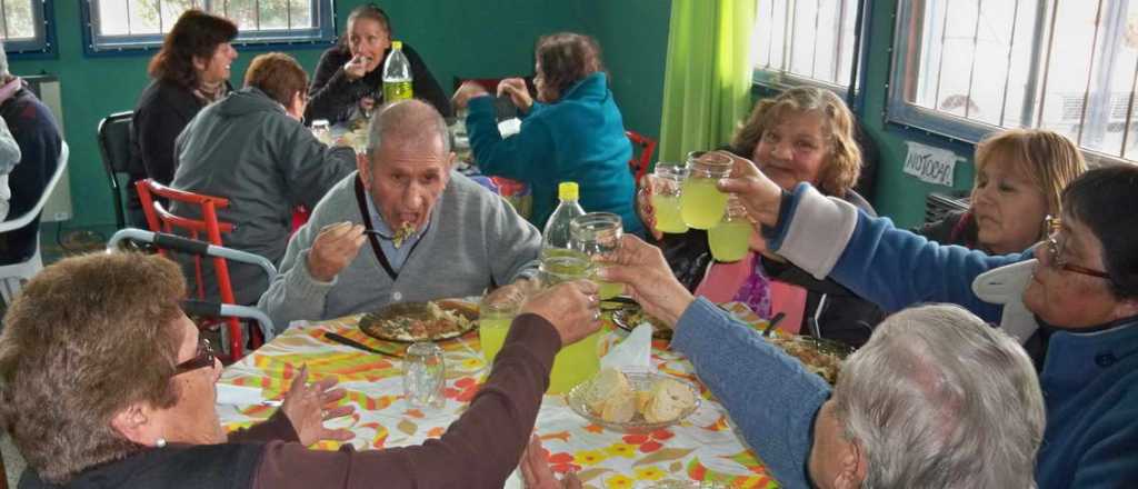 El Gobierno echó a un empleado por estafar a abuelos en San Martín