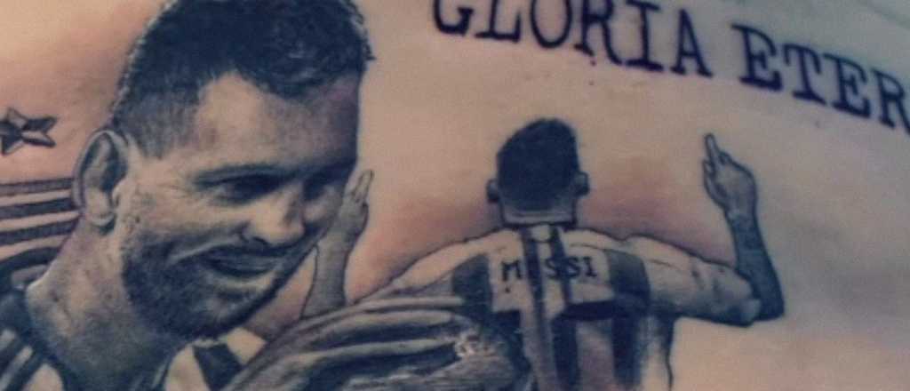 Un campeón del mundo se tatuó a Messi y así reaccionó el 10