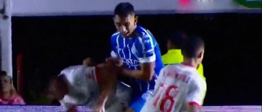 Video: el escandaloso penal que le negaron a Godoy Cruz ante Argentinos