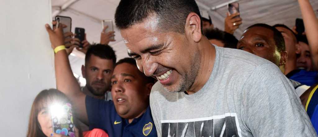 Pasó por Boca sin pena ni gloria, se peleó con Román y quiere ser el DT