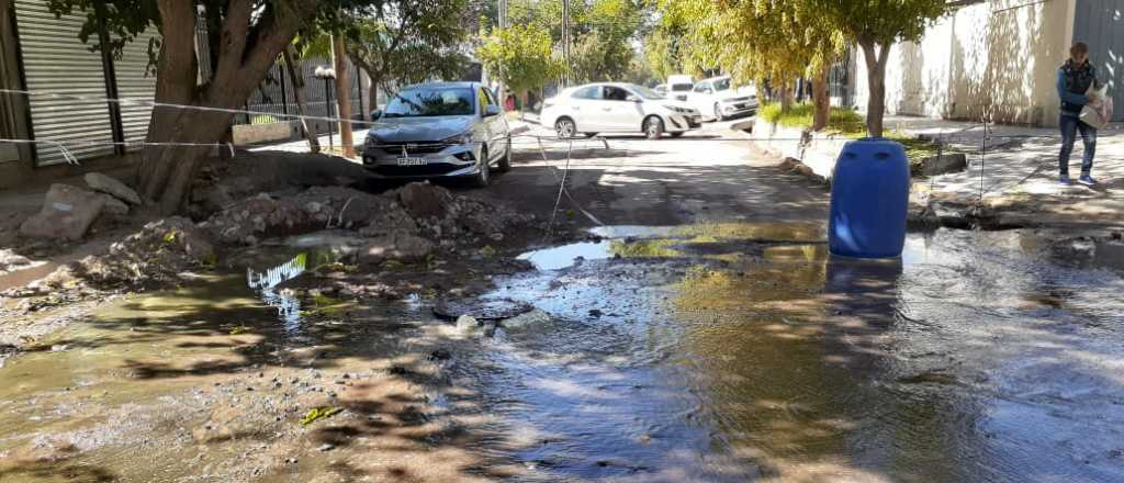 Vecinos del Barrio Santa Ana denuncian el colapso de las cloacas