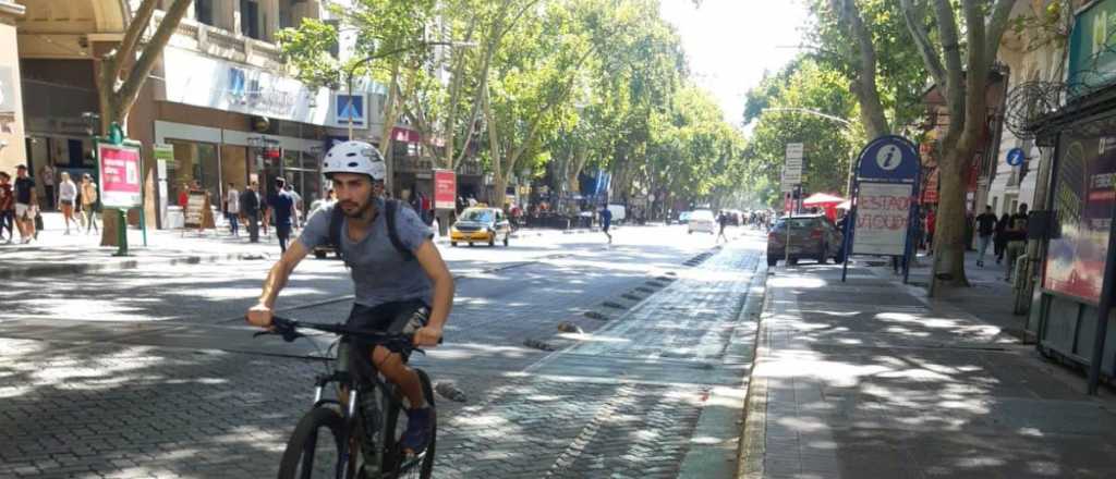 Ciclovías: quejas por peatones y algunos pozos